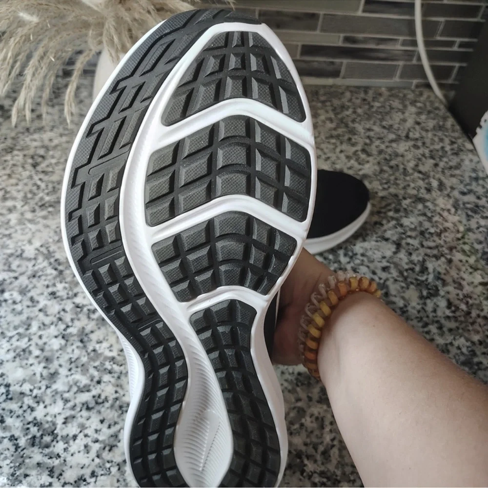 Nike NWOB Women's Black and White Athletic Downshifter Shoes Size 10